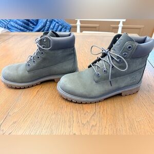 Timberland Waterproof Charcoal Lace-Up Boots 6Y/Women’s 7.5